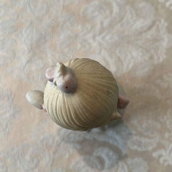 Vintage 1977 Johnathan David “Jesus loves me” porcelain figurine GVC - Picture 10 of 11